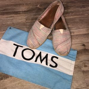 Toms w/ bag